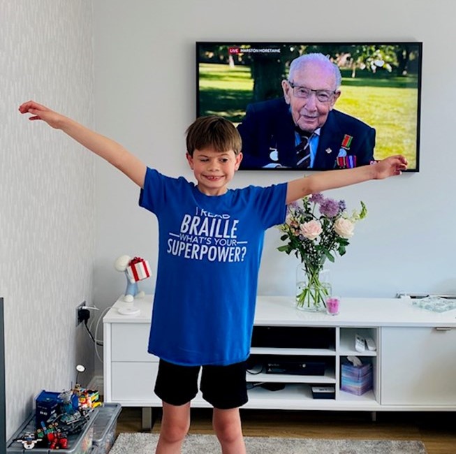 Ted's 11, blind &amp; running 26 miles(!) over 26 days to raise money for <a href="/LivingPaintings/">Living Paintings</a> as they've helped him make sense of the world. PLS support Ted to make sure blind children in the UK continue to receive books from their free postal library: justgiving.com/fundraising/te… Pls RT!