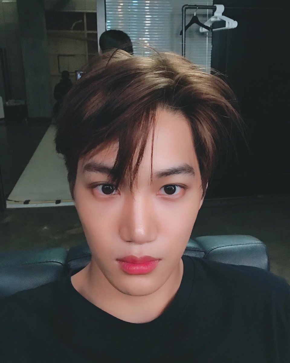 knockknock0408's tweet photo. KAI ins : 셀카는 무표정이지
@weareoneEXO https://t.co/UpNTyS3IxU