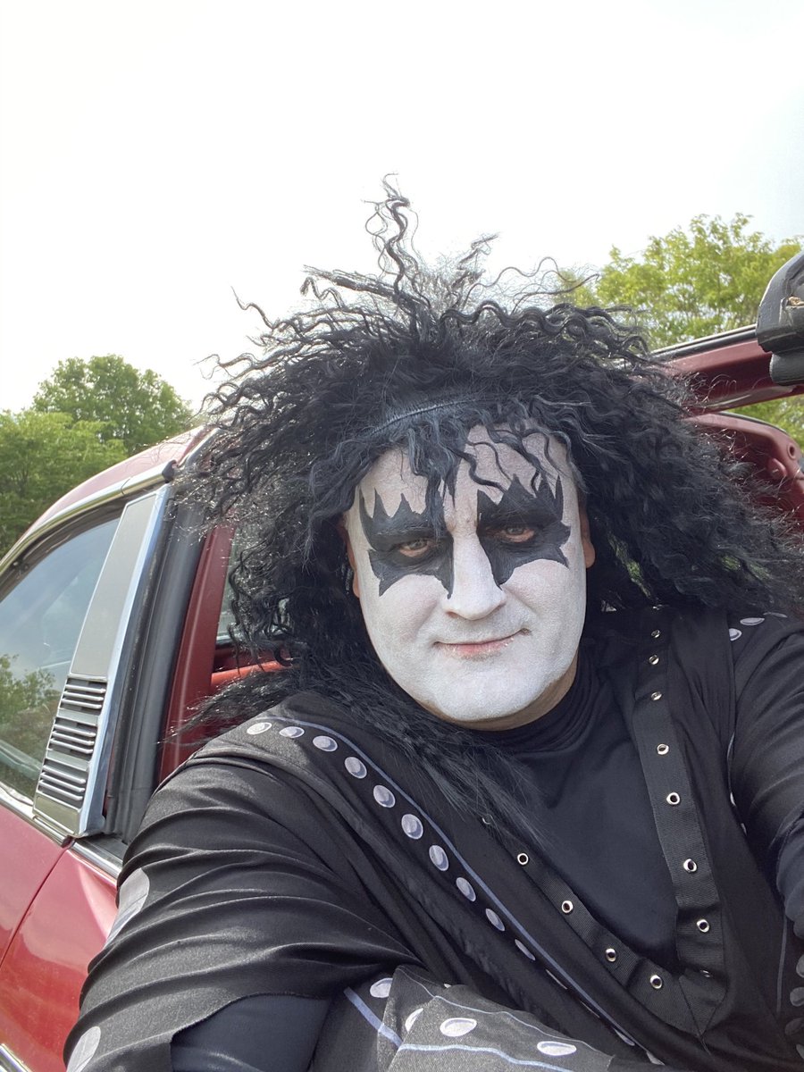 lyonsrorange's tweet photo. Who is ready for the parade. #ThisGuy https://t.co/MLA4Ag8rue