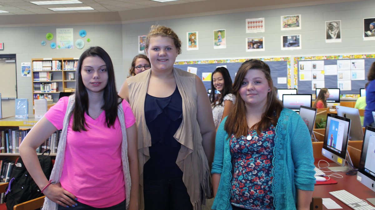 LibraryDawg's tweet photo. The LCHS Scarlack yearbook remembers the Class of 2020 picture day your freshman year, way back in August of 2016. https://t.co/MqmfuwYoFa
