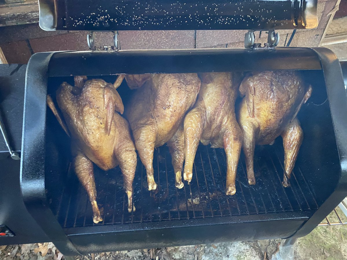 AhGrills's tweet photo. For all those asking, 4 whole chickens 🐓 will fit in a Davy Crockett #pelletgrill ;) https://t.co/1vU3JWesKK