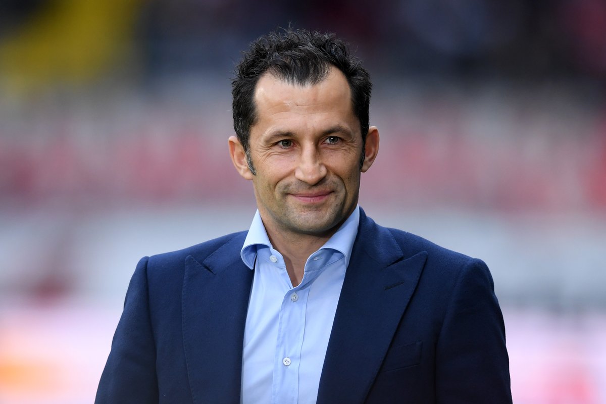 FCBayern's tweet photo. 🎙 Hasan #Salihamidžić: "Manuel steht für den kontinuierlichen Erfolg des #FCBayern, für Verantwortung und Weltklasse. Ich bin froh über unsere weitere Zusammenarbeit."

@Brazzo @Manuel_Neuer #Neuer2023 https://t.co/S8Y855TZsJ