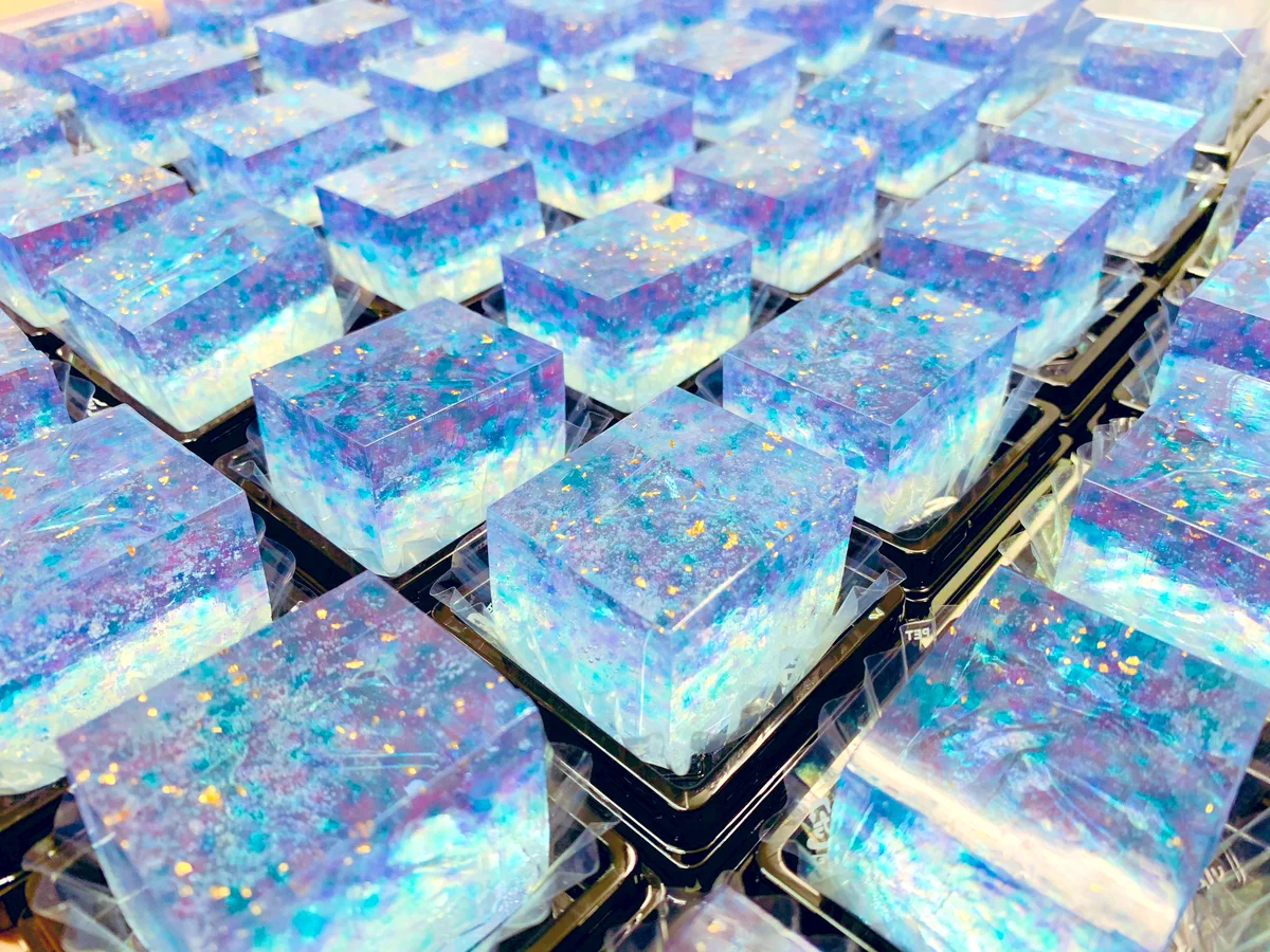 「青の調べ」上生菓子･青く宝石のような美しさ！！