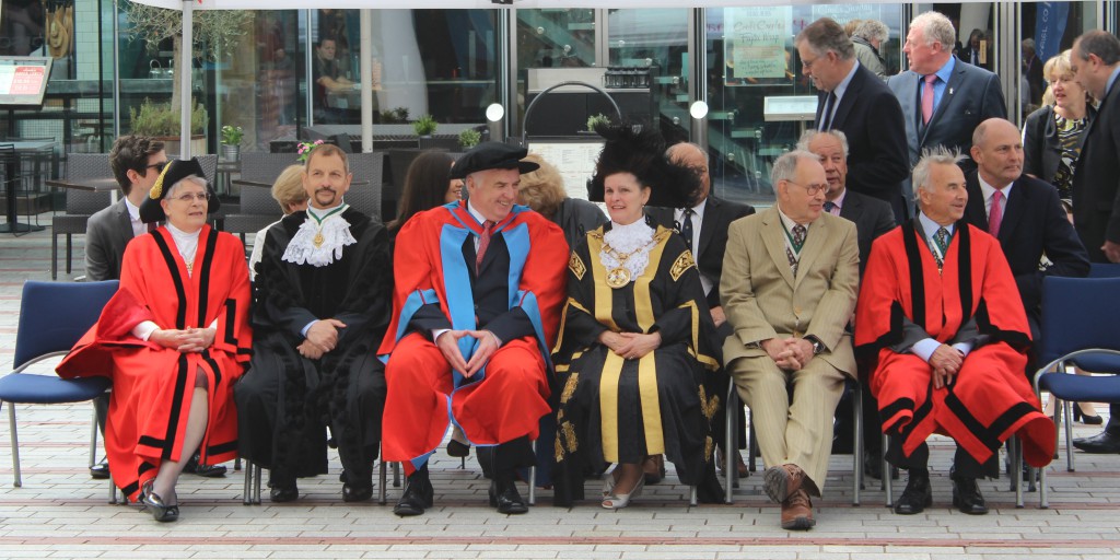ExeterCollege's tweet photo. 🗓️ ON THIS DAY:
Four years ago, former Principal @RichardAtkins2 CBE was awarded the Freedom of the City of Exeter. 🎉👏
Now, Richard is the Further Education Commissioner and a Pro Chancellor at the @UniofExeter 🎓
#ExeColl50 https://t.co/kQ9tKukxuj