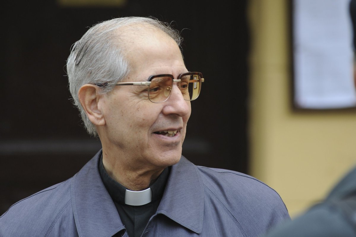 E' morto #AdolfoNicolas, superiore generale dei #gesuiti dal 2008 al 2016. Nel 2010 era venuto a trovarci regalandoci una splendida riflessione su #MatteoRicci e l'amicizia come stile missionario aggiornamentisociali.it/articoli/e-mor…