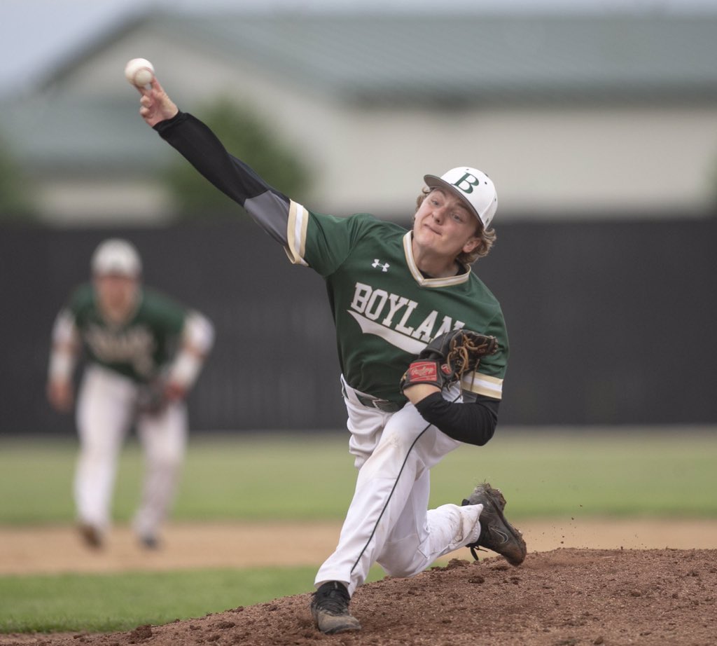 JacobSciame's tweet photo. First off I would like to thank Coach Weber and all the other coaches who gave me a opportunity to play at the next level. I have officially committed to St. Ambrose University to continue my academic and athletic career. #rollbees @BoylanBaseball @AmbroseBaseball https://t.co/6afeyryb9U