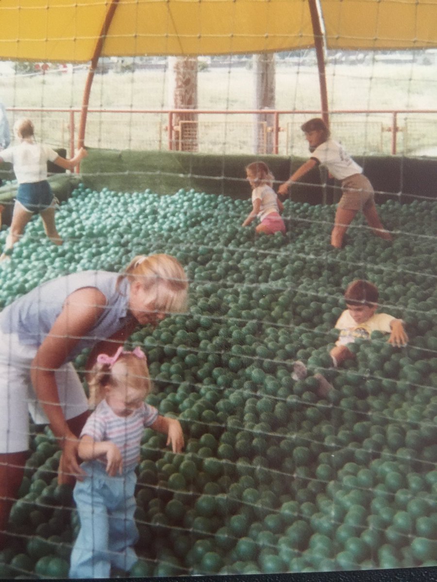 Mair427's tweet photo. @KellyRipa #orginalballpit #sesameplace1983 https://t.co/rPY7d9vNz6