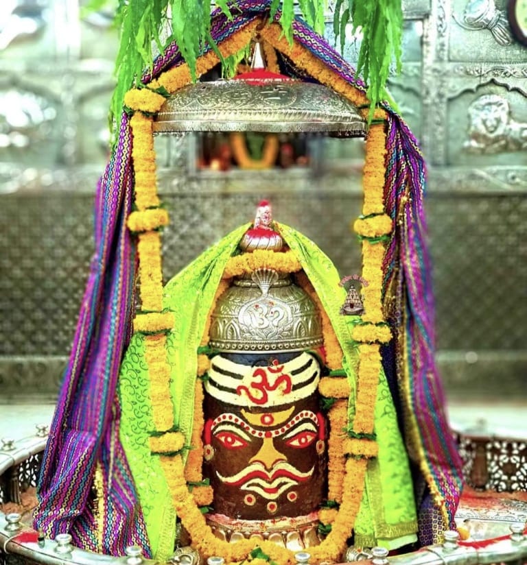 sachinsharma_ji's tweet photo. _*🙏🏻🙏🏻🌸आज संध्या के श्रृंगार दर्शन श्री महाकालेश्वर ज्योतिर्लिंग के उज्जैन धाम से🌸🙏🏻🙏🏻*_ https://t.co/dvbQmROows