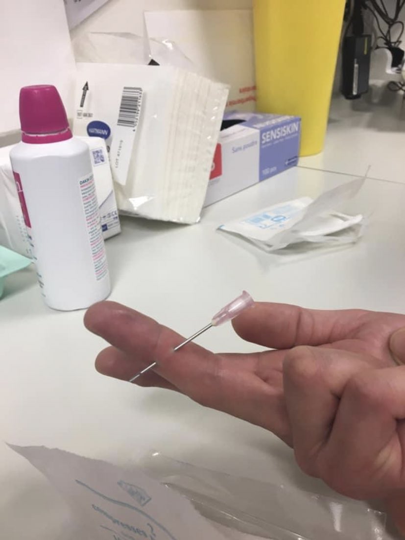 pika1846's tweet photo. La nuit va être longue pour ma pauvre collègue .... non elle ne sait pas comment elle a fait 🤪 #ide https://t.co/aABthqEFWF