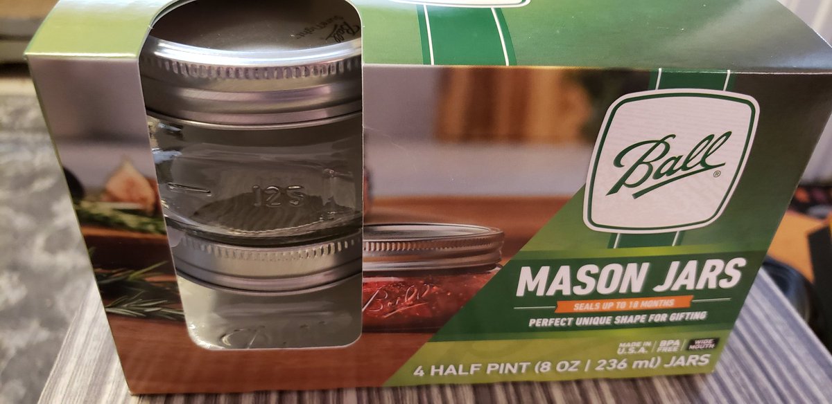 SaintBaph's tweet photo. @nosecrinkles
@hurtkylo
Here are the cute little mason jars I got today. They are compatible with these lids which were invented by a company in my city.  The first photo is my actual food using jars with the reusable caps they are on Amaz-one too 🤩
https://t.co/0I7fF9ZWVY https://t.co/BTewAlazrX