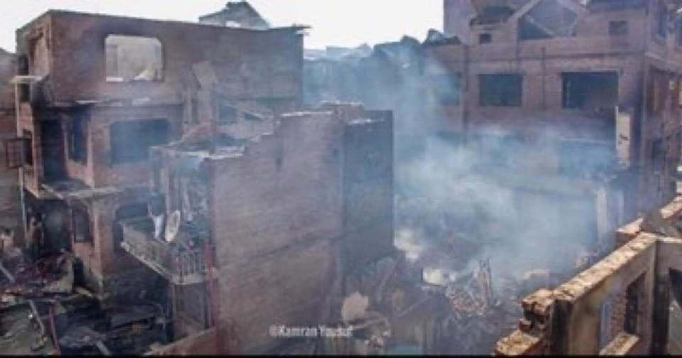 15 homes torched by Indian Occupation forces in Srinagar yesterday as 900k security forces subject Kashmiris to brutal oppression. Modi's Hindutva Supremacist Occupation Govt is committing war crimes in IOJK including changing the demography in violation of 4th Geneva Convention