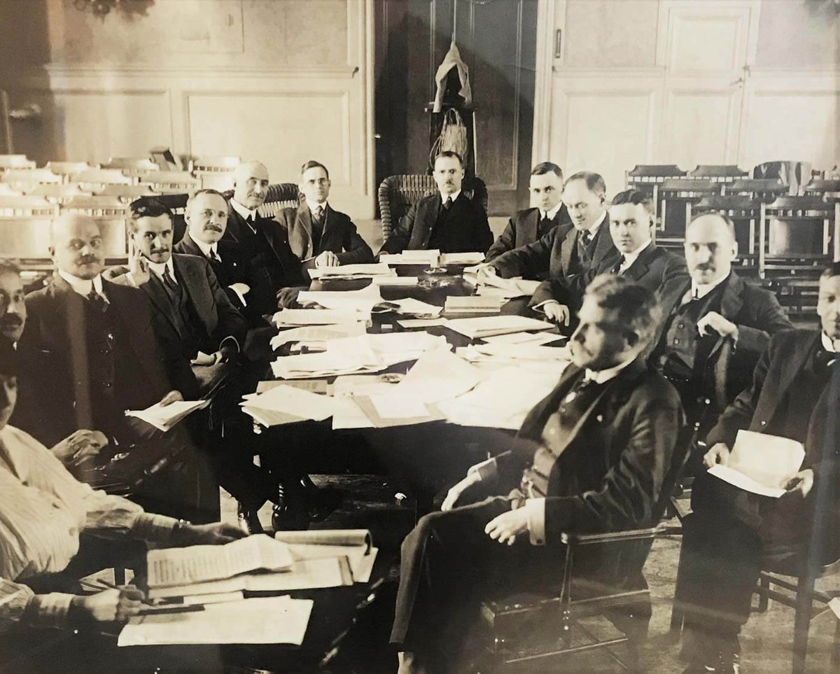 EngGeoBC's tweet photo. A look back on our history:
When the Quebec Bridge collapsed during construction - once in 1907 and again in 1916 - engineers from across Canada began a movement to regulate the engineering profession in order to protect public safety. #100YearsofPossibility https://t.co/wT9fCorfTO