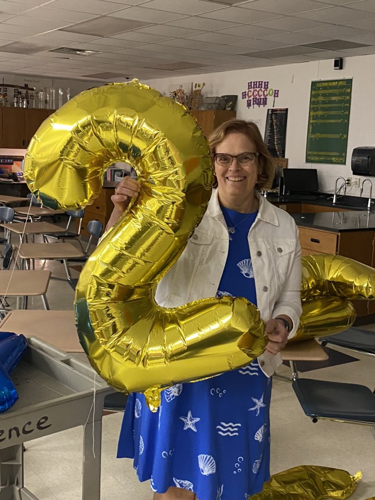 mjteeeee's tweet image. How many days to go? #ReedsburgPride @RAHSburg Senior Countdown #TwoToGo @KettlesonSara @corinne_fish