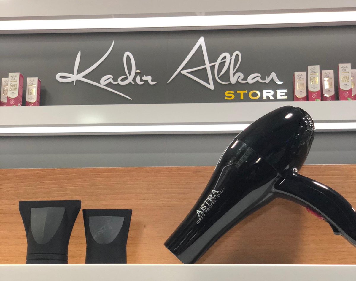 4 Traş makinesinin çekilişi bitti şimdi  4 kişiye 4 adet fön makinesi hediye etmek istiyorum. 
Çekilişe katılmak için;
- <a href="/kadiralkanresmi/">Kadir Alkan</a> hesabını takip edip,
- Bu gönderiyi RT atmanız yeterli. 
Bol şans 😅