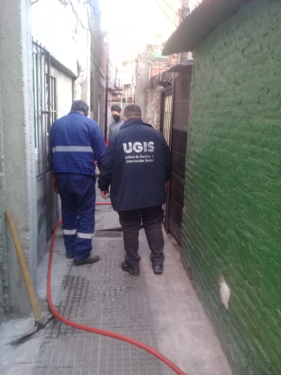 M_ClubTorino's tweet photo. @IVCBuenosAires 👷🏾‍♂️ coordinando trabajos de desobstrucciòn con camiones 🚛 hidrocinetico y atmosférico en los barrios populares de la ciudad.

@JuanMaquieyra @mrgospedini @horaciorlarreta @MariaMigliore https://t.co/WPjcGwBynp