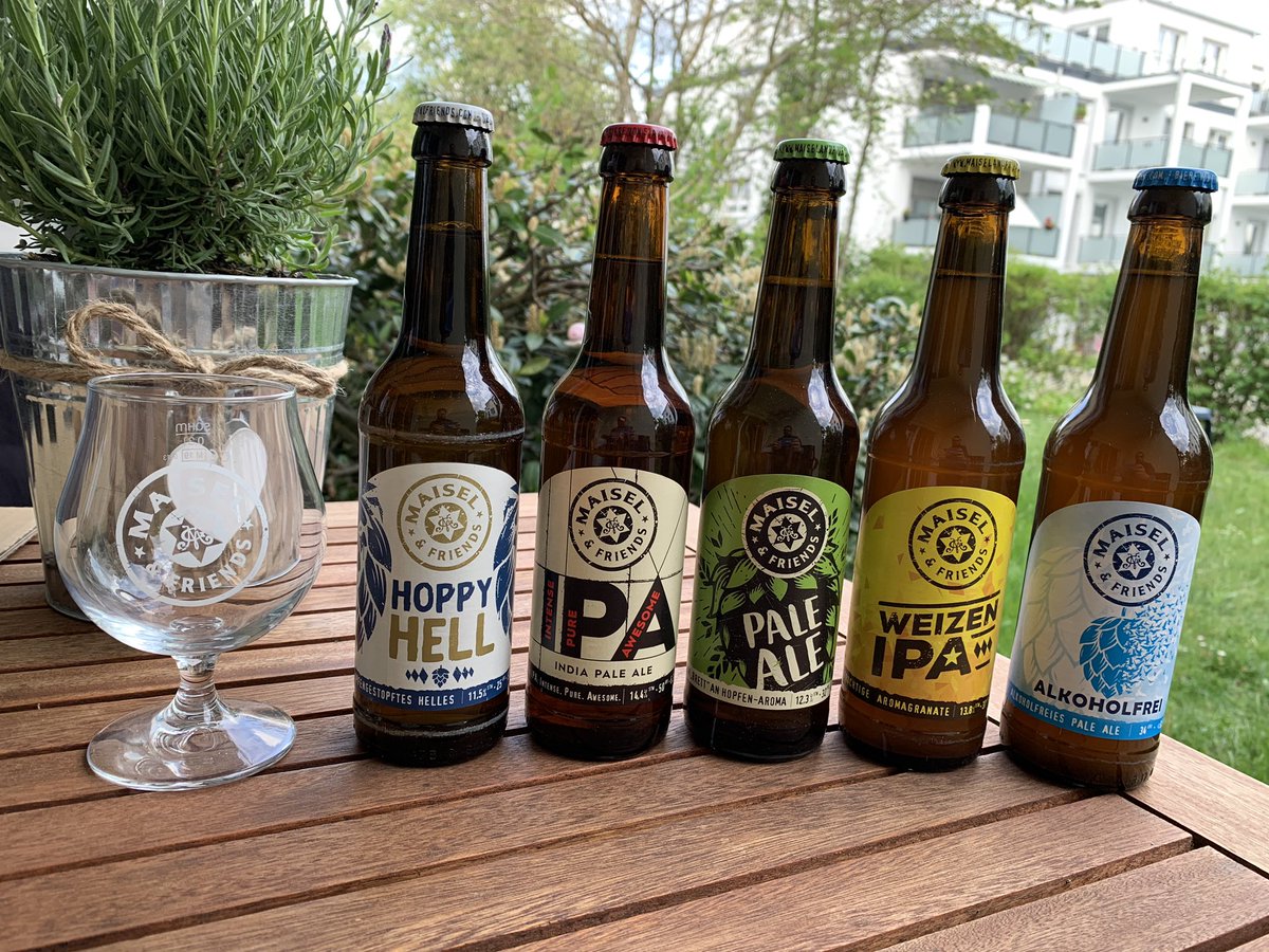 hoomygumb's tweet photo. Virtuelles Biertasting mit @maisel_friends beim #tWorschtsalat 🍻 https://t.co/BfQyGNLEHi