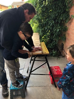 pandasclass's tweet photo. Look at this wonderful bird box!  The birds that get to nest in here are very lucky.🦜🥚 https://t.co/UjWaJ5e3rZ