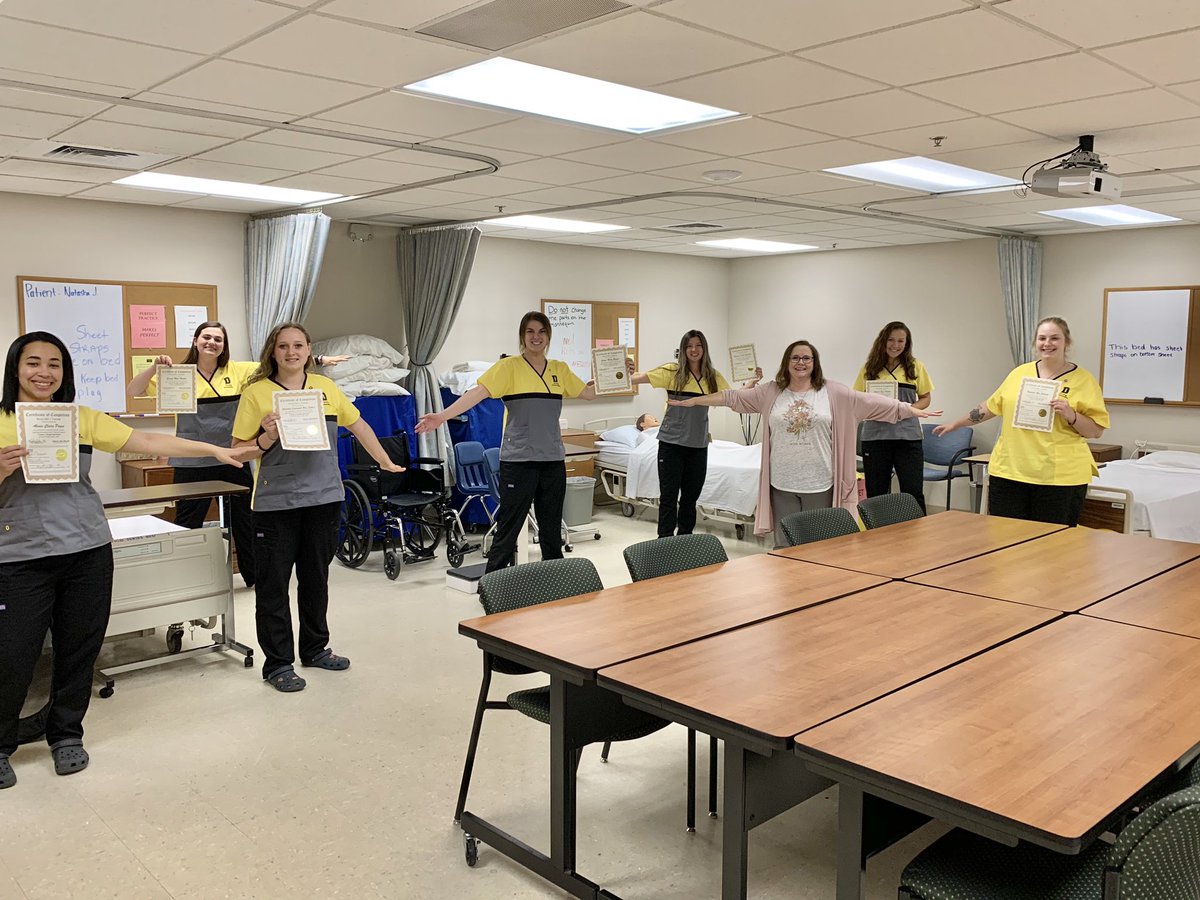ShaneGardners's tweet photo. Congratulations to our newly pinned CNAs!! @jcdraughn #ignitelearningbcps https://t.co/hLpt3iuvUJ