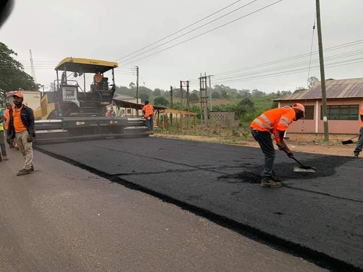 Agona2W's tweet photo. Asphalting of Agona Swedru town roads  ongoing.

Under the Watch of Hon. Cynthia Mamle Morrison as MP; Miracles won’t stop. 

#YearOfRoads
#4More2DoMore
#4More4Nana https://t.co/PwmCyNzqDL