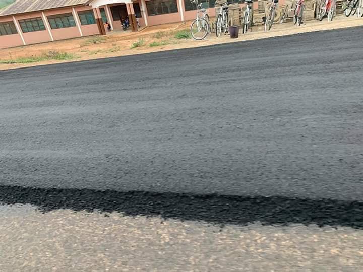 Agona2W's tweet photo. Asphalting of Agona Swedru town roads  ongoing.

Under the Watch of Hon. Cynthia Mamle Morrison as MP; Miracles won’t stop. 

#YearOfRoads
#4More2DoMore
#4More4Nana https://t.co/PwmCyNzqDL