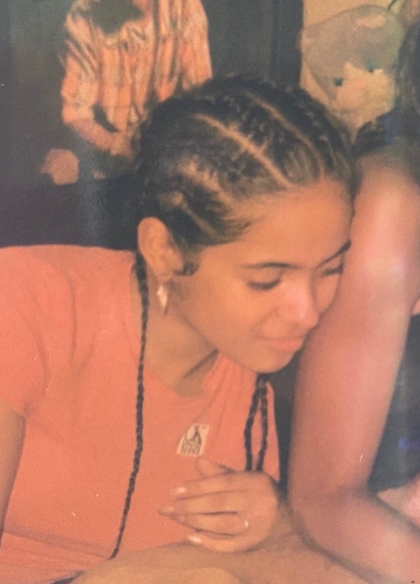 Stephan38287300's tweet photo. Smile 😄😄 have been on point since my childhood....when I was 13 years old lols https://t.co/tkTYZjyeJw