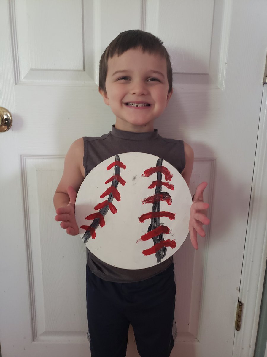MESBlueDevilArt's tweet photo. The brothers are back with more fun art! Baseball, Football, &amp; Soccer Ball by Keegan &amp; Kohen, our Artists of the Day! Paint on Wood @MESBlueDevils @fcsarts @FloydCoSchools @amberge99646768 @romenewstribune #WeAreModel #WeAreFamily #WeAreArtists https://t.co/vSw2JqqpxA