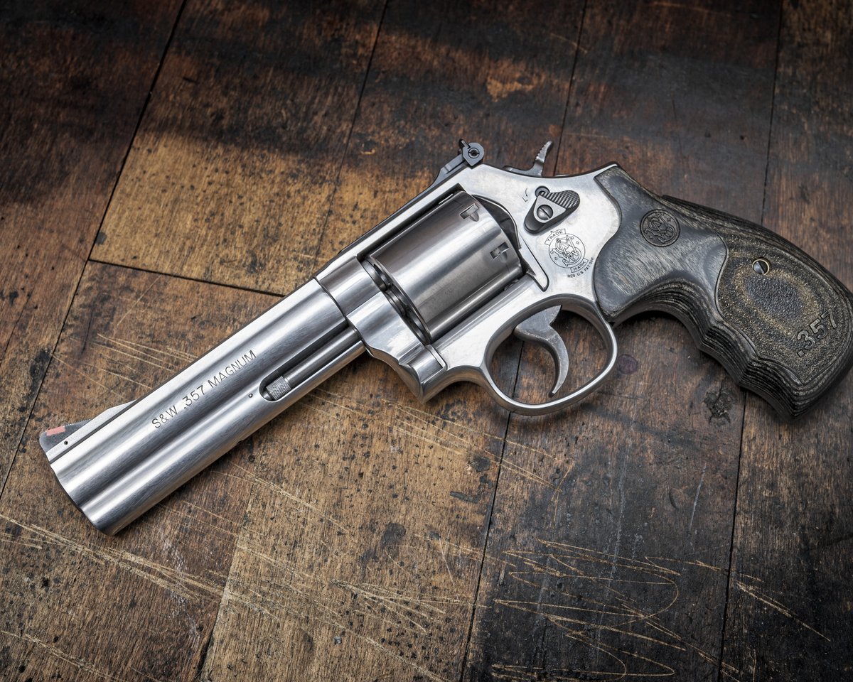 Smith_WessonInc's tweet photo. Wheelgun Wednesday!
The Smith & Wesson® Model 686 PLUS is an awesome 357 Magnum revolver! What is your favorite Magnum caliber and why?
#SmithandWesson #Model686 #357Magnum #Revolver #beauty https://t.co/MRwFflsvxs
