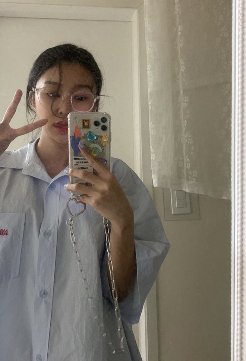 hyebinhours tweet picture