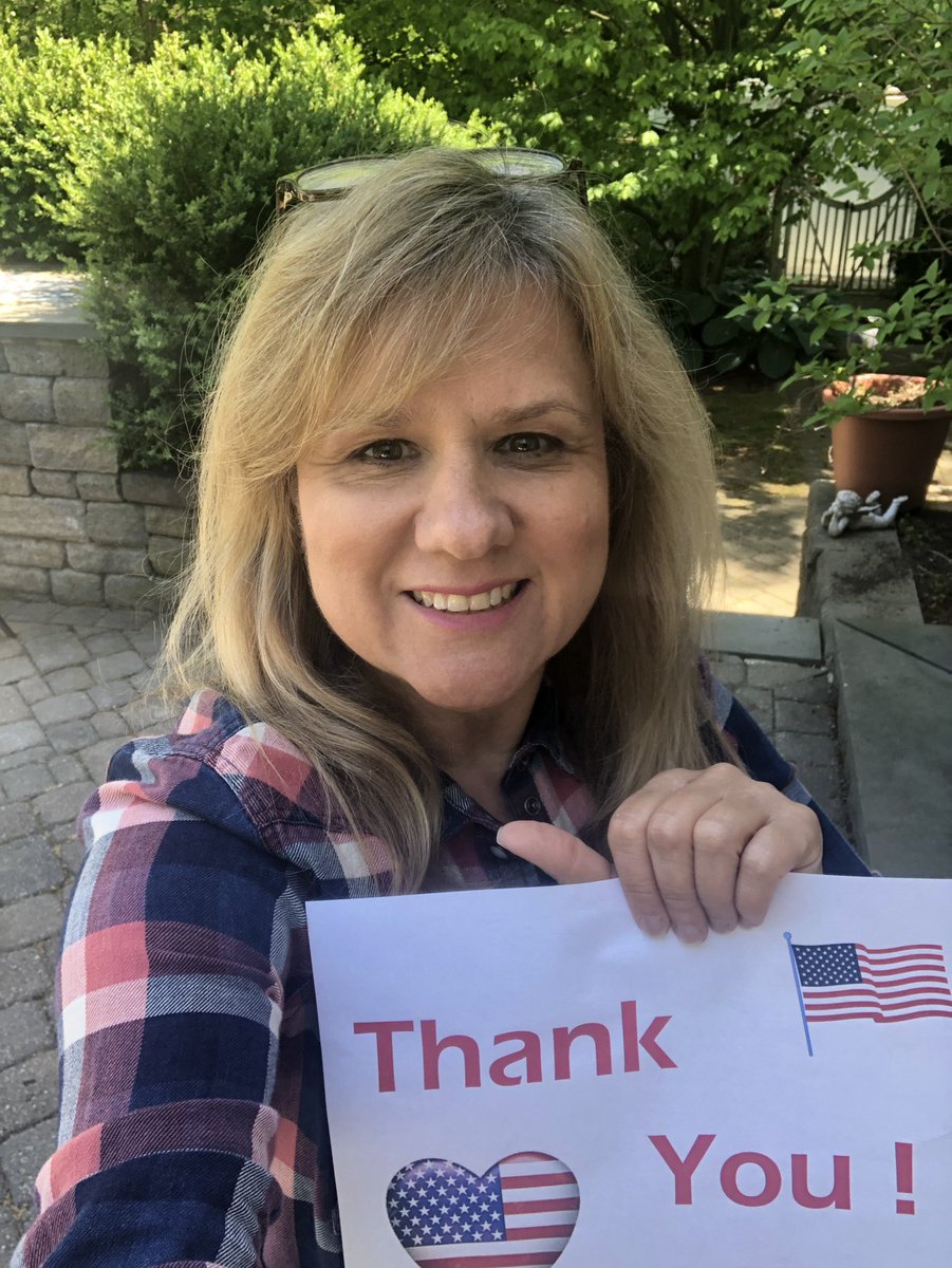 Wearing red, white and blue to show we our united in supporting our essential workers and healthcare heroes! 🇺🇸 #RandolphSchools <a href="/fernbrooknj/">Fernbrook Elementary</a> @mtelischak <a href="/ShongumElem/">Shongum Elementary</a>