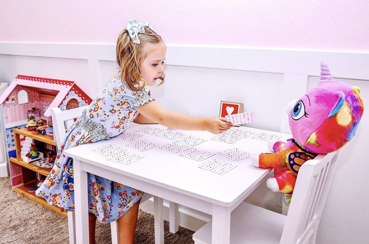 RBUKOfficial's tweet photo. There's nothing like #playing your favorite #cardgame with your favorite #RBUKFelicity! What's your favorite #game to #play? Photo credit | @whats_madysen_wearing https://t.co/xcE3ezoFZt