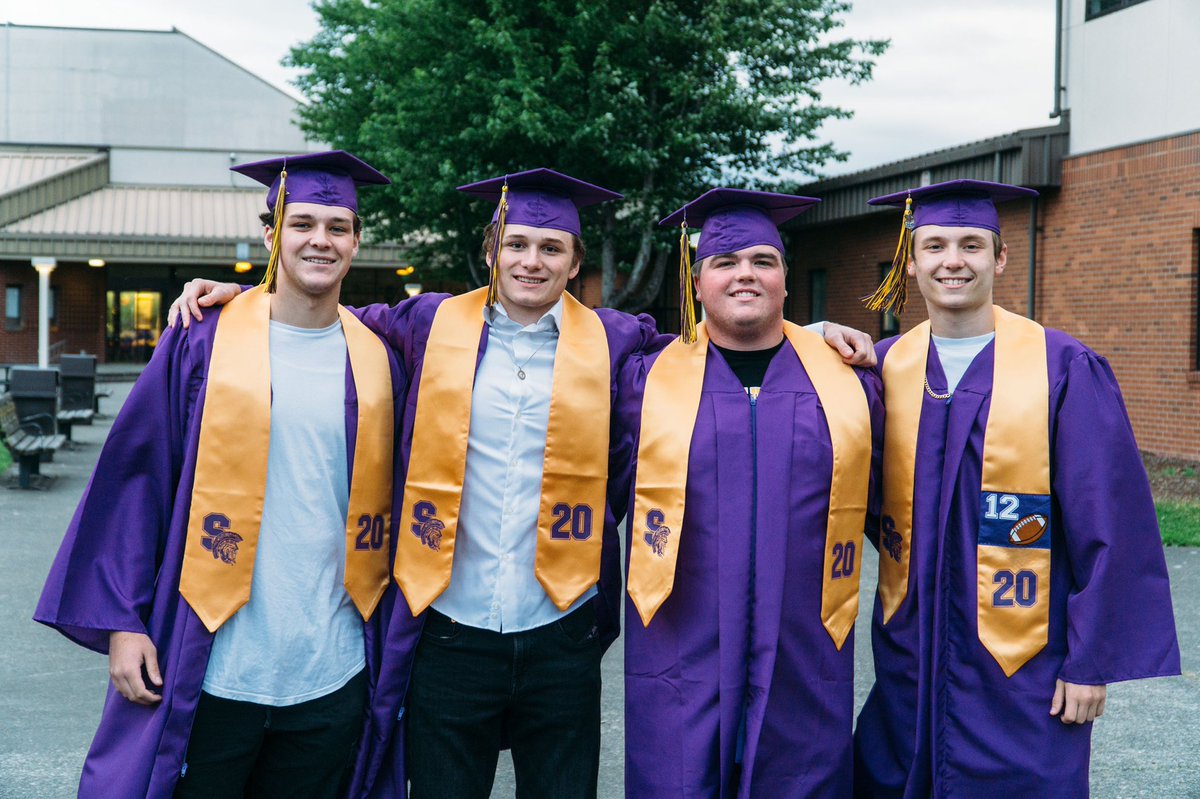 cmjwolfe's tweet photo. Congratulations to these awesome dudes! @nskinna74 @griffin_clark10 @jaegerward24 @mitchell_wolfe1 #Footballcaptains💜💛🏈@SumnerFootball @SumnerSpartans https://t.co/ELo54DQy8p
