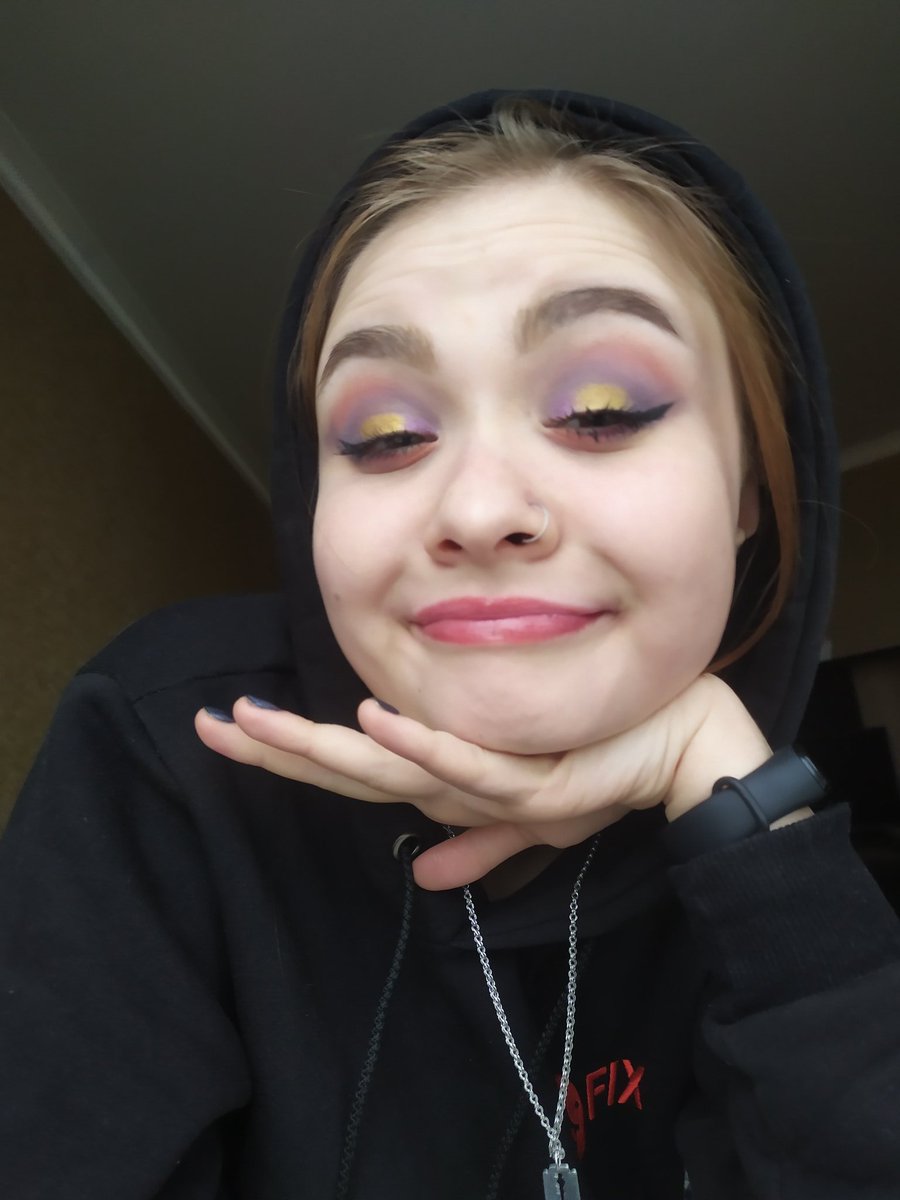 Manic Pixie Dream Girl tweet media