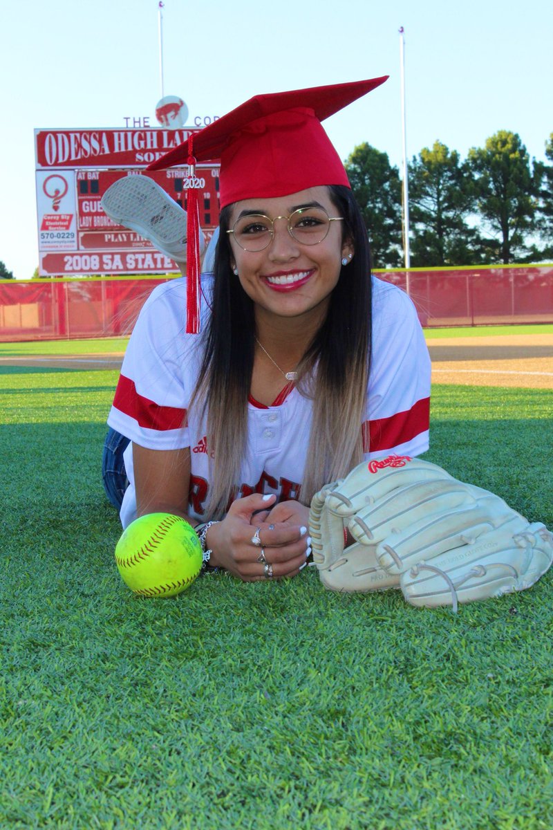 LadyBronchoSB's tweet photo. Abigale Rayos
#10 
CF/Outfield
Daughter of Tony and JoAnne Rayos.
Upon graduation, Abigale plans to attend Howard College where she will study Buisness &amp; Art while continuing her Softball career.🎓📚🥎 We are proud of your accomplishments Abigale! https://t.co/KNdg8Q5yFY