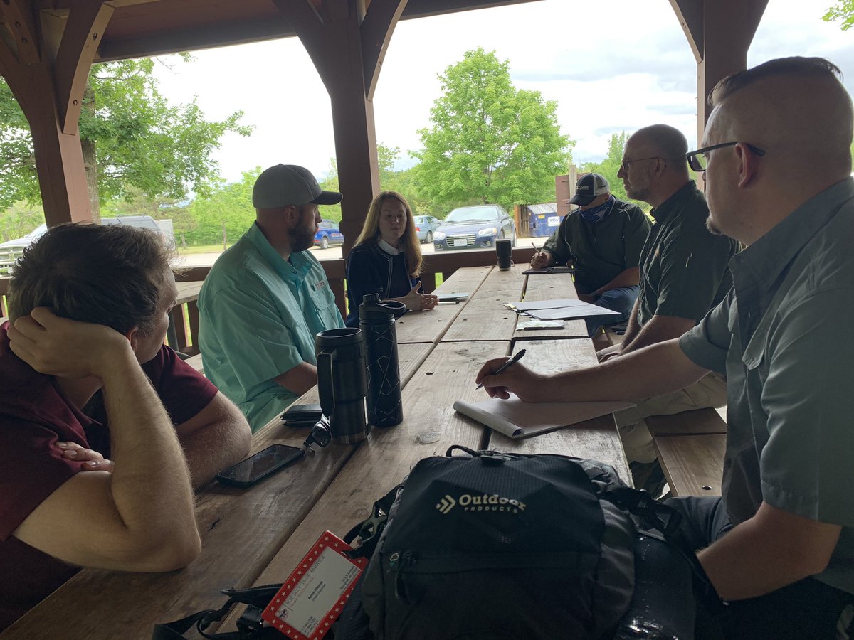 The team is getting things ready for The Bass Pro Shops Outdoor Autumn Celebration. Are you ready?
forms.tentaroo.com/view.php?id=54…