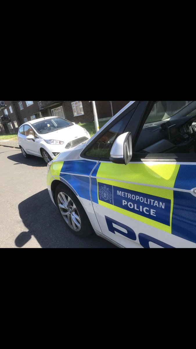 MPSHavering's tweet photo. Another busy day for Havering Joint Task Force officers in @MPSRainham today. A stolen BMW from @ThamesVP found. Drivers reported for having no insurance and another vehicle seized for an examination as we suspect it to be cloned.
#HJTF @LBofHavering #staysafe
422EA https://t.co/HsA8CxftFs