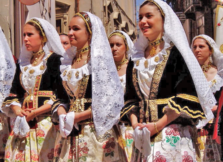 traditional sicilian women