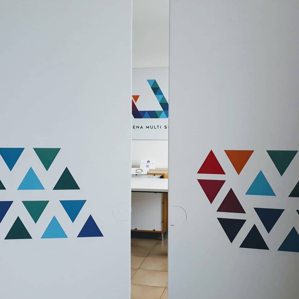 multispazio's tweet photo. 😮😍 #wow la nostra sala si arricchisce di elementi d'arredo e divisione assai originali... 🔺🔻🔺🔻🔺🔻♻️ #postcovid19 #darsena #ravenna #darsenaravenna #coworking #coworkingspace #postazionilavorative #distanziamento
#budgetsolutions https://t.co/erVzLxD3be https://t.co/XKZY1VfOCv