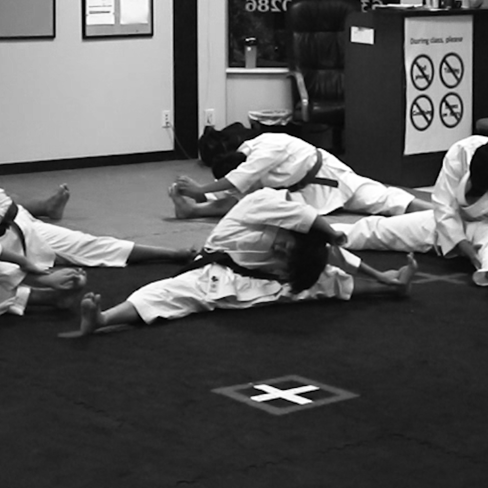 KarateMKA's tweet photo. ⛩️ Whatever you train, you become.🤔
-
Your training is TEACHING YOUR BODY what you want it to do.
-
If you train sloppy, you are teaching your body to BE SLOPPY.😱
-
Your body is a machine, garbage in, garbage out.
-
However, Quality training in = Quality Out. 👊⛩️ https://t.co/OVbkiAljOe