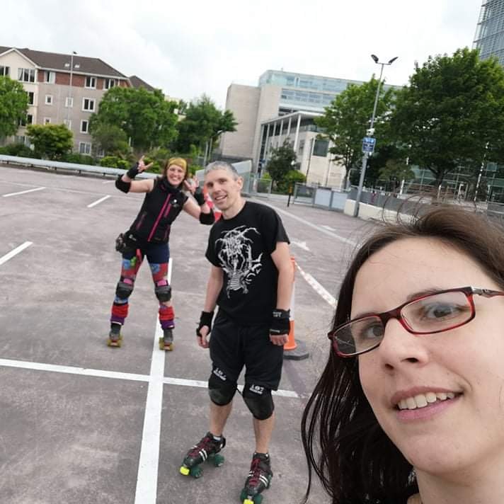 Socially distanced outdoor skate!

#SocialDistance #phase1 #Covid_19