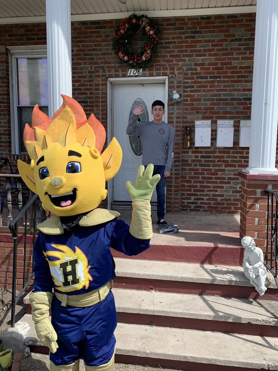 Another one of our Comet stars! Our salutatorian!! #cometpride <a href="/robsanchez23/">Robert Sanchez</a> <a href="/PlozanoHHS/">Patricia Lozano</a>