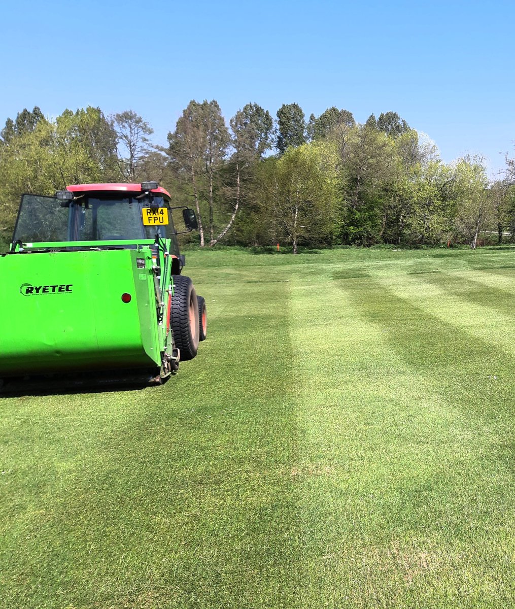 fancey76's tweet photo. Loving the appearance & tight sward on fairways right now post PGR, iron & herbicide application + select recent scarification #ryetec
Glad to see the back of the daisy's too....well most of them #missedabit #allowedtheoddmistake π€¦ββοΈ
@SouthwickParkGC π https://t.co/6NRegj500J