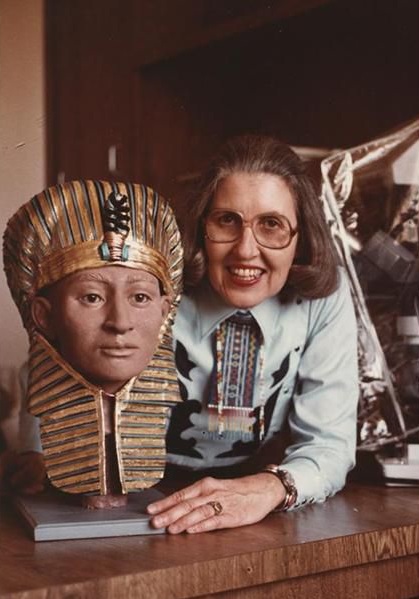 jakub_kwie's tweet image. You sometime see &quot;facial reconstructions&quot; of historic individuals, and wonder how accurate they are. Or see reconstructions of king Tutankhamun&apos;s face (👀below!), and wonder why they look so different.

Let&apos;s try to unpack #forensicArt
1/
#ancientEgypt #DisHist