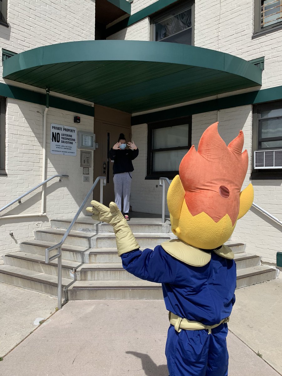 From one mascot to another...<a href="/robsanchez23/">Robert Sanchez</a> <a href="/PlozanoHHS/">Patricia Lozano</a> <a href="/ckinghhs/">Celso King</a>