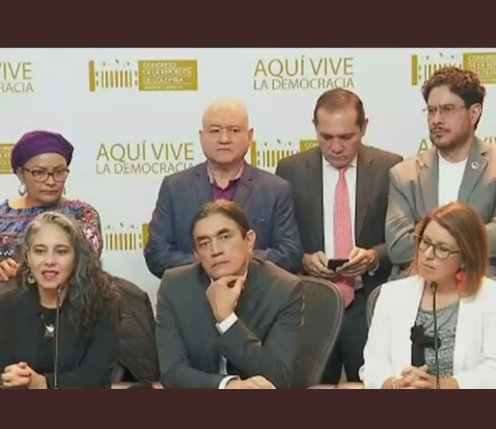 YosefUribe's tweet photo. @GustavoBolivar @MinInterior #TopDelDescaro gustabobolivar amigo de hijos que quemaron el palacio de justicia y senadores de las farc, que violaron y asesinaron.
senadores y representantes! @MinInterior
¿Ah?
¡Ya ni disimulan!
Pregunta al cacas y al churrias:¿Qué sentirán las víctimas del m19 y Las farc? https://t.co/l508WoKNkd