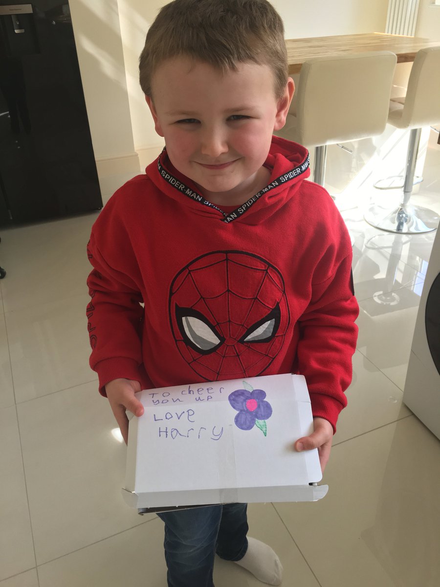 kmmh_nhs's tweet photo. Six-year-old Harry is on a #kindness mission. The son of our #MHA Compliance manager Clair has invented Cheer You Up Boxes. Lucky recipients, neighbours Keith and Karen were overwhelmed with the doorstop delivery #MentalHealthAwarenessWeek #KindnessMatters #BeMoreHarry #NHS 💚💙 https://t.co/LwcGeNByCk