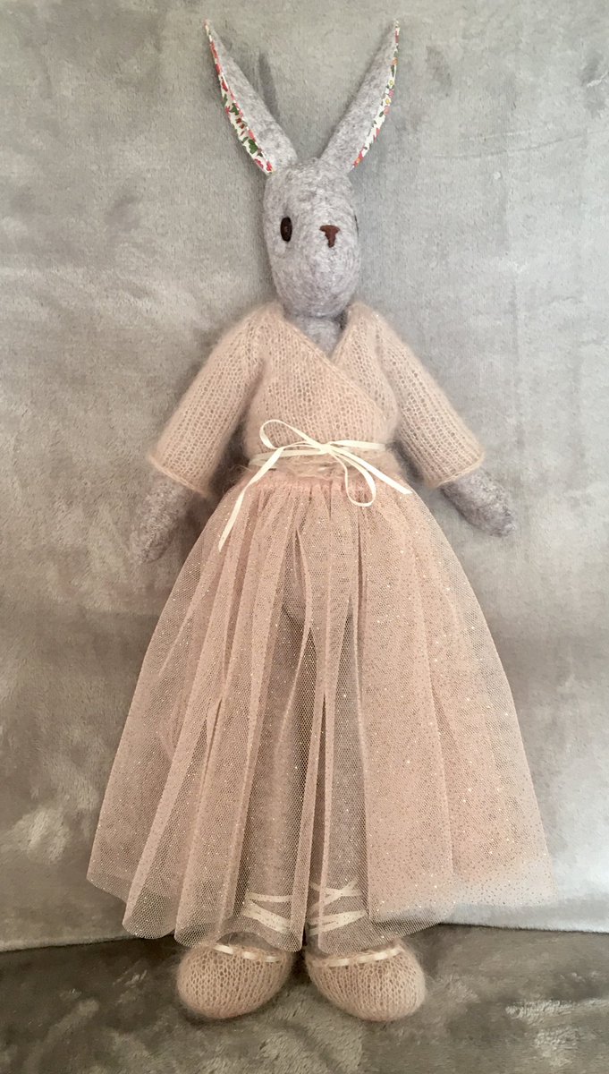 Retaught myself #knitting on size 2.75 needles to make this lovely ballet outfit for #lunalapin ⁦<a href="/coolcrafting/">Sarah Peel</a>⁩ #keepcraftingcarryon #mentalhealth ⁦<a href="/KirstieMAllsopp/">Kirstie Allsopp</a>⁩