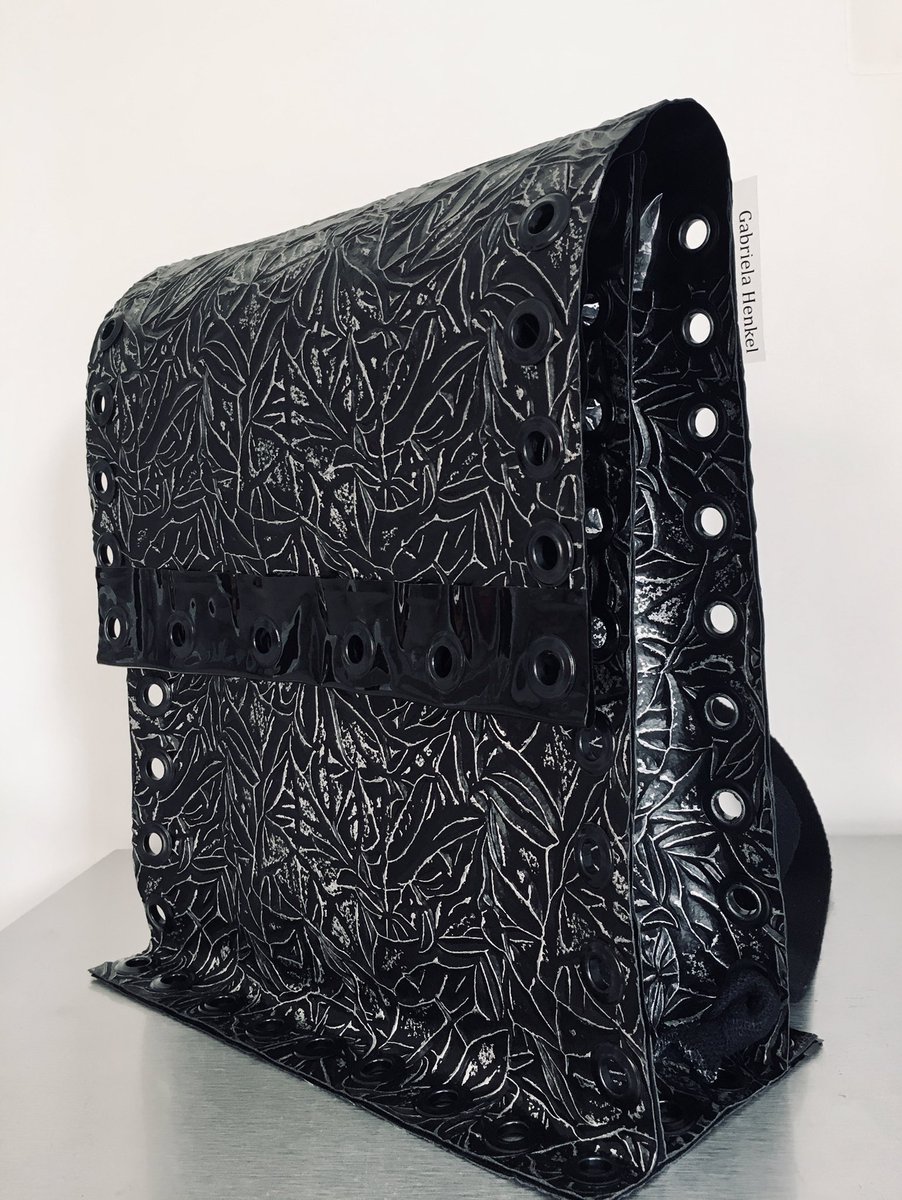 henkel_gabriela's tweet photo. Ya me hice un backpack y no tengo dónde estrenarlo...
#backpack #GHcollection #coolbags #bolsascool #cuarentena #quarantine #quarantinemood https://t.co/xXp7auvnj1