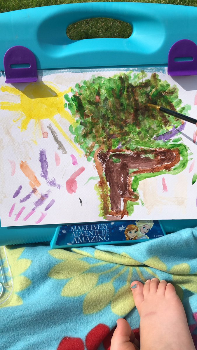 CatherineHewins's tweet photo. @Year1BC A spent some time in the shade painting our oak tree ๐ณ she did a fabulous job #watercolour #owninterpretation #arttime #homeschool #observingnature https://t.co/hJgaWQR3Fi
