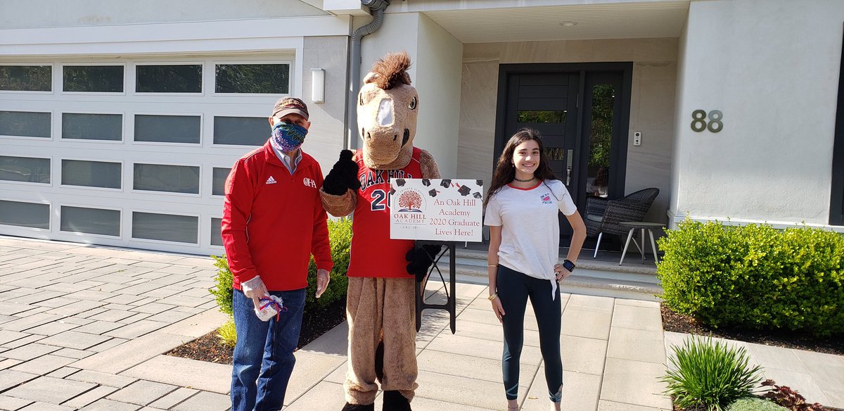 OakHillMustangs's tweet photo. Look out @oakhillmustangs Class of 2020! ๐ด Mighty Oak, Mr. Pacelli, Miss Murray, Mrs. Larkins & a caravan of socially distancing teachers are headed your way! ๐ Be on the look out on day#2 today ๐!! #oakhillstrong #bestmonmouthcountyprivateschool #ohanj #classof2020 #mightyoak https://t.co/fPhbsR4FEP