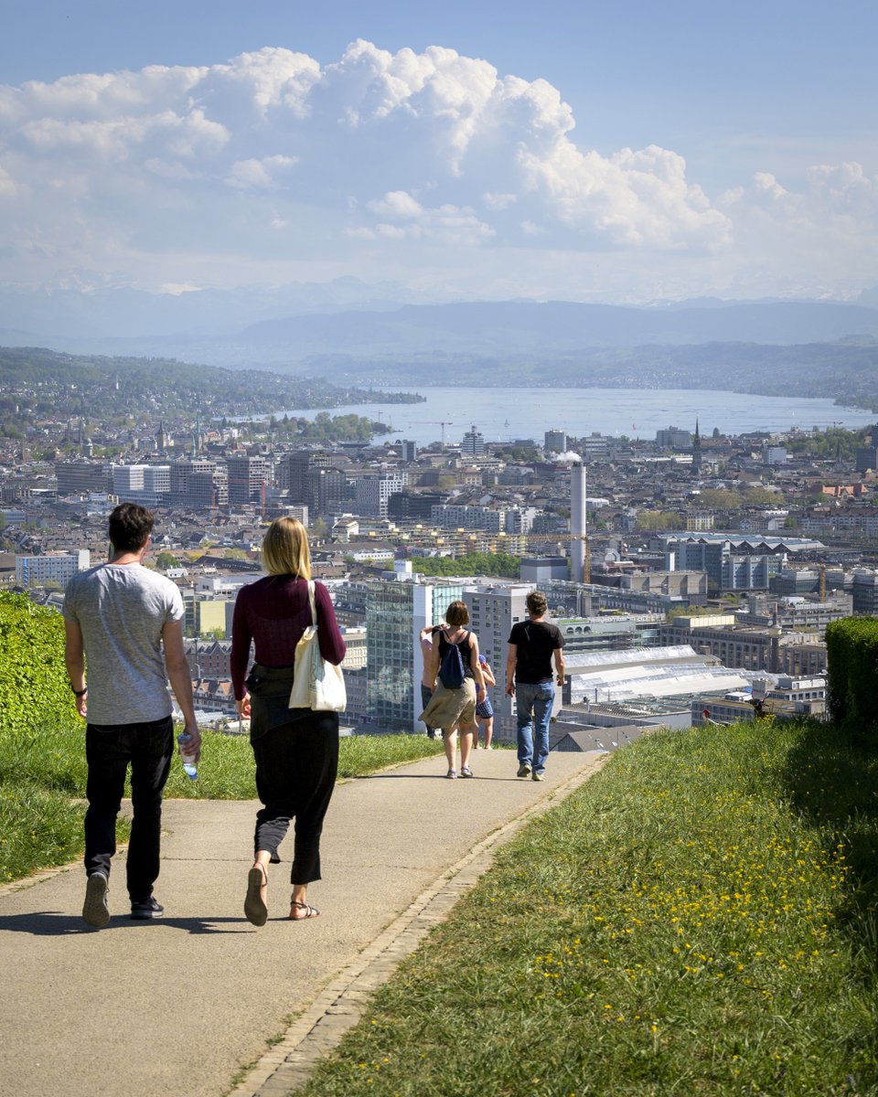 fussverkehr's tweet photo. Die Welt verändert sich ständig, auch auf unvorhergesehen Weise. Wir stehen jederzeit für Fusswegnetze ein. #ZuFussgehenNeuEntdecken #discoverwalking #weiterGehen #KeepOnWalking #verkehrswende2020 #Mobilität_in_Bewegung #walkforfuture #WalkingAsAChoice #timetoslowdown #RoomToMove https://t.co/daytVgtd9C